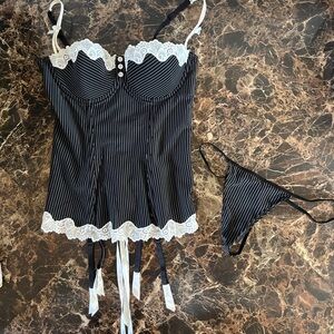 Fredericks of Hollywood corest w/ matching thong